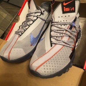 React WR ISPA “Wolf Grey”